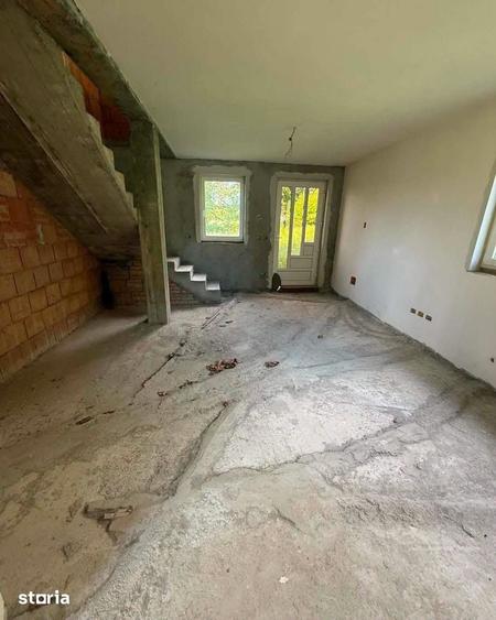 Casă cu 4 camere cu Teren 546 Mp în Groși