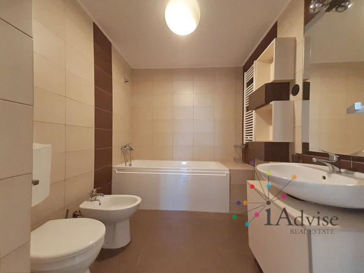 Apartament cu 3 camere decomandat, mobilat în Dealul Cetății