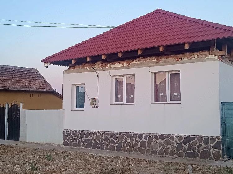 Casă cu Teren 1439 Mp în Alioș