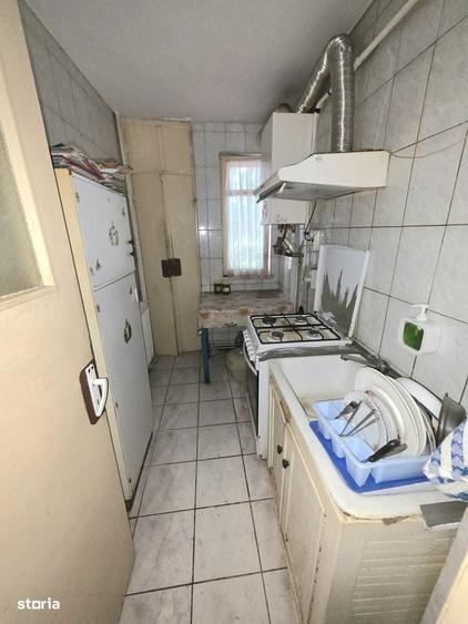 Apartament cu 3 camere semidecomandat în Viziru 1