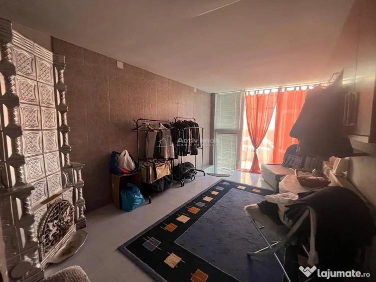 Apartament cu 4 camere nedecomandat în Central
