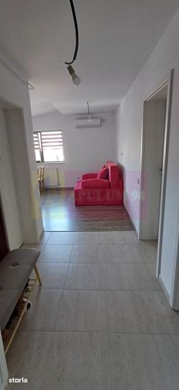 Apartament cu 3 camere semidecomandat, mobilat în Apărătorii Patriei