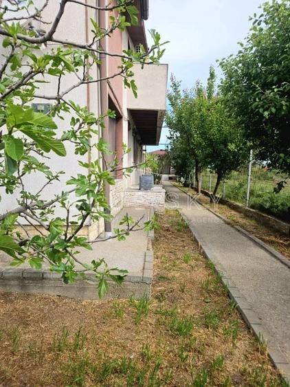 Duplex cu 7 camere cu Canalizare în Cumpăna