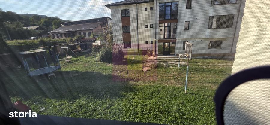 Apartament cu 2 camere decomandat în Poiana