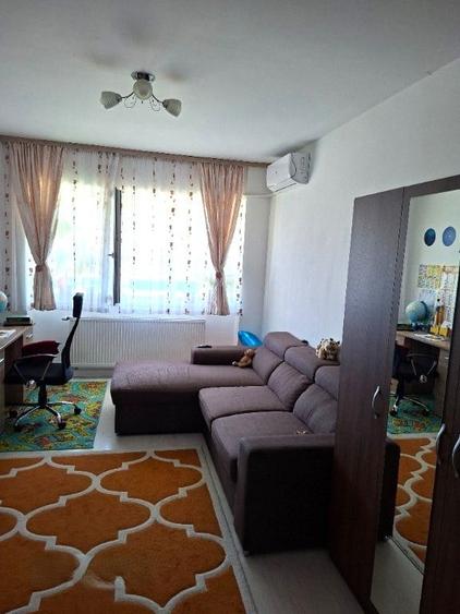 Apartament cu 2 camere decomandat, mobilat în Tomis Nord