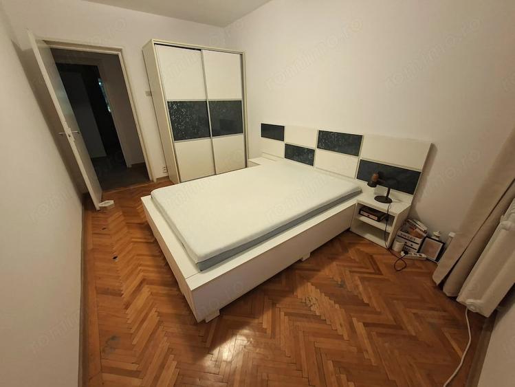 Apartament cu 3 camere semidecomandat în Drumul Taberei