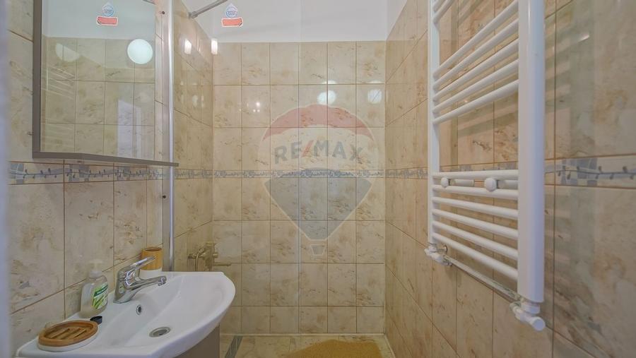 Apartament cu 3 camere semidecomandat în Nord