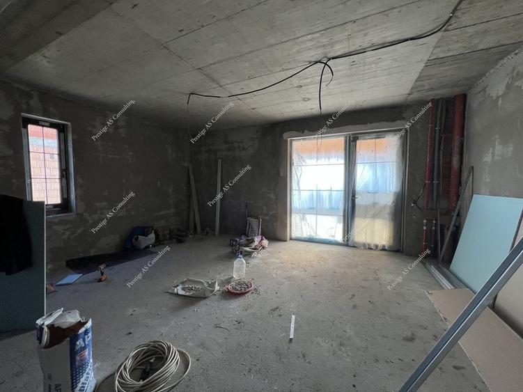 Duplex cu 4 camere cu Canalizare în Dumbrăvița