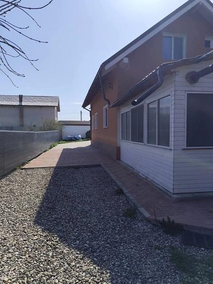 Casă cu 3 camere în Central