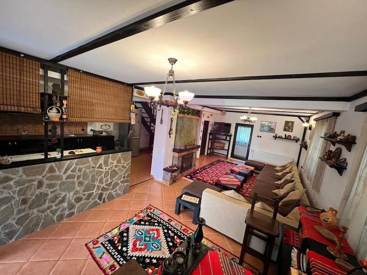 Casă cu 6 camere cu Teren 1593 Mp în Brebu