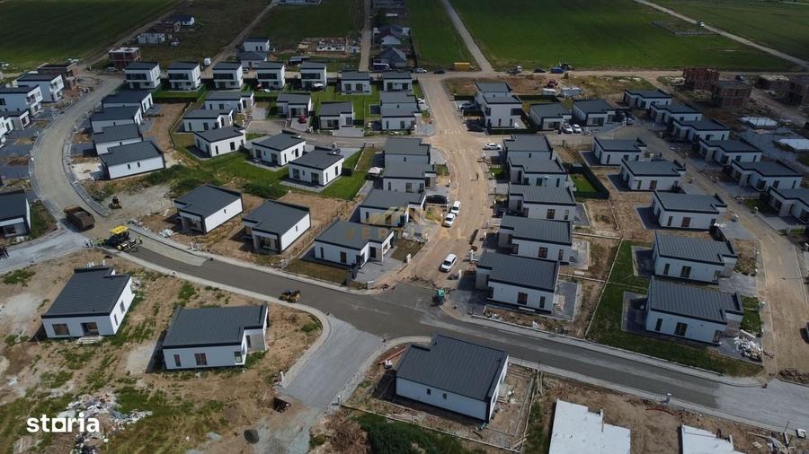 Casă cu 4 camere cu Teren 323 Mp în Vidra