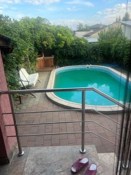 Casă cu 4 camere în Exterior Vest