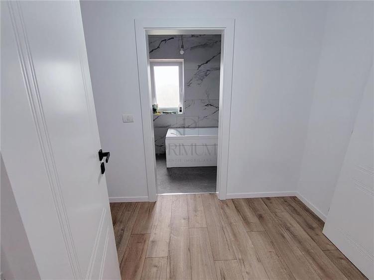 Duplex cu 4 camere cu Canalizare în Moșnița Nouă
