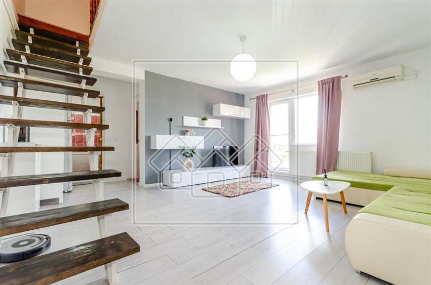Apartament cu 3 camere decomandat în Broscărie
