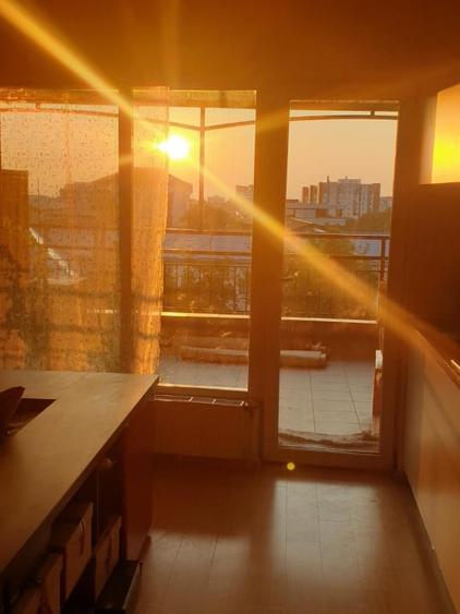 Apartament cu 3 camere decomandat în Zorilor