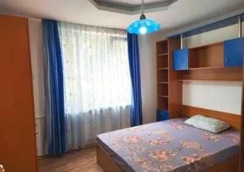 Apartament cu 3 camere decomandat în Sud
