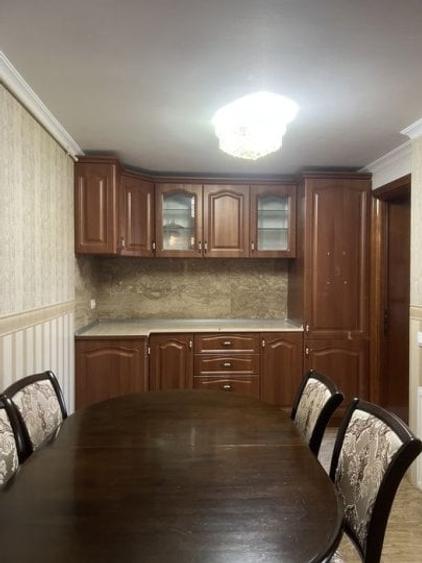 Apartament cu 3 camere decomandat, mobilat în Colentina