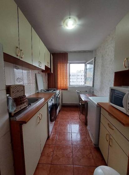 Apartament cu 2 camere semidecomandat, mobilat în Colentina