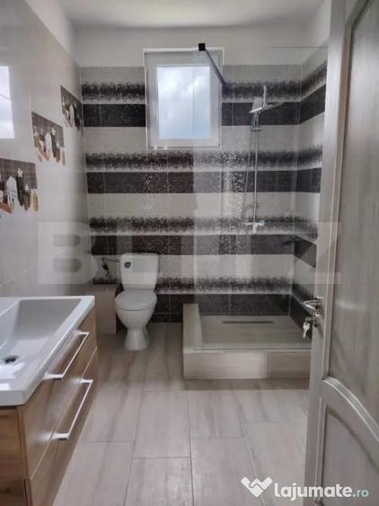 Casă cu 7 camere cu Teren 1388 Mp în Central