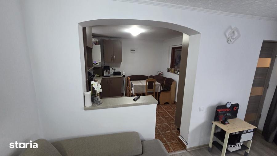 Casă cu 5 camere cu Teren 154 Mp în Central