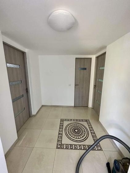 Casă cu 3 camere în Exterior Vest