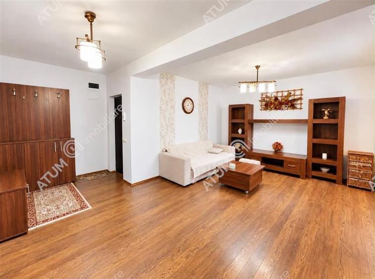 Apartament cu 3 camere decomandat, mobilat în Turnișor