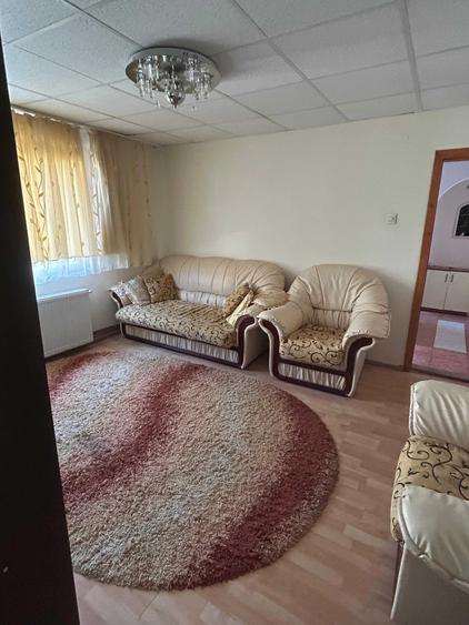 Apartament cu 3 camere semidecomandat în Șuța Seacă