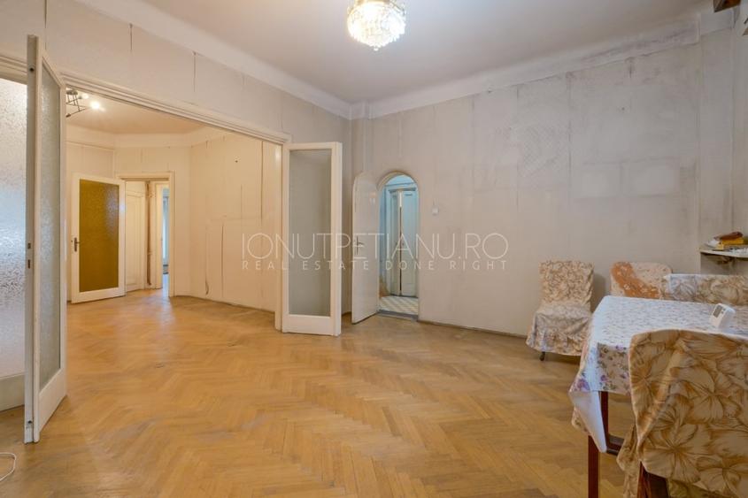Apartament cu 5 camere circular în Armeneasca