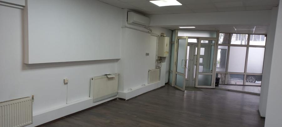 Spațiu comercial, de 45 mp, în Central