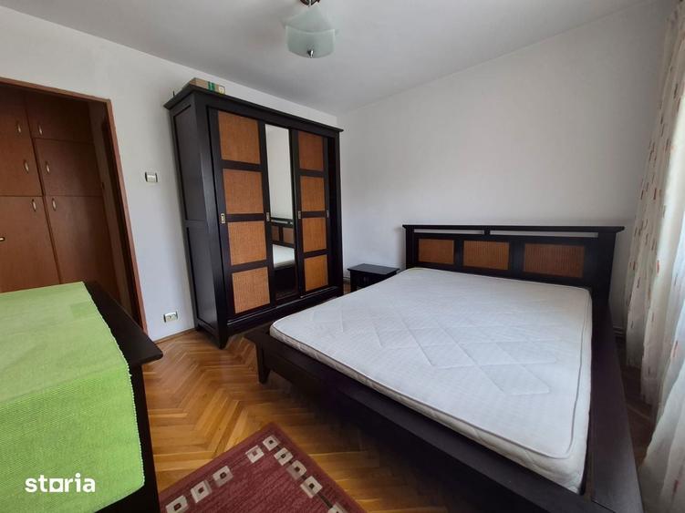 Apartament cu 3 camere în Tractorul