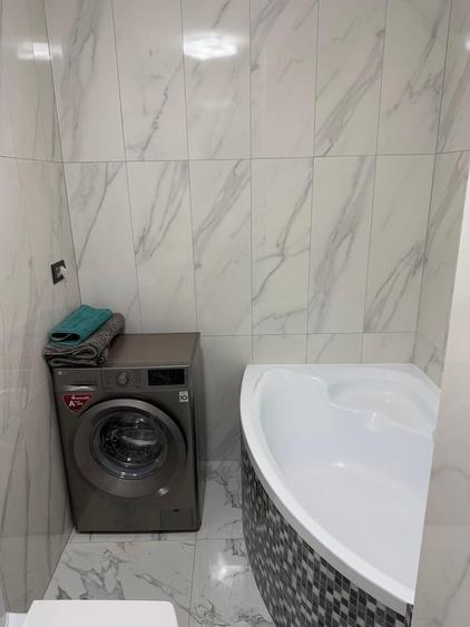 Apartament cu 4 camere decomandat în Titan