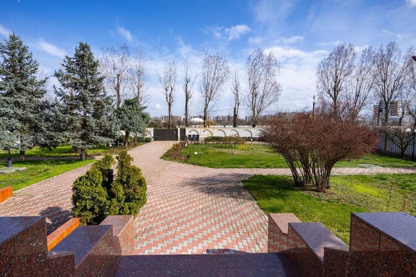 Casă individuală cu 18 camere cu Piscina în Brâncoveanu