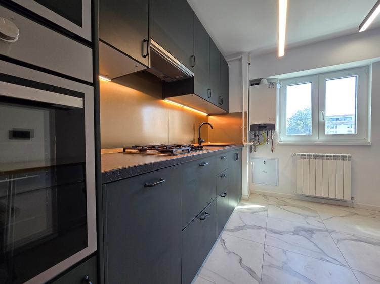 Apartament cu 2 camere decomandat în P-ța Unirii