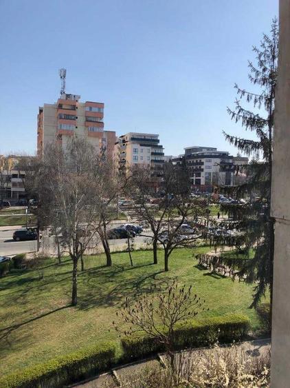 Apartament cu 2 camere decomandat în Zorilor