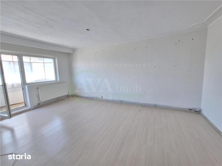 Apartament cu 3 camere decomandat în Ștefan cel Mare