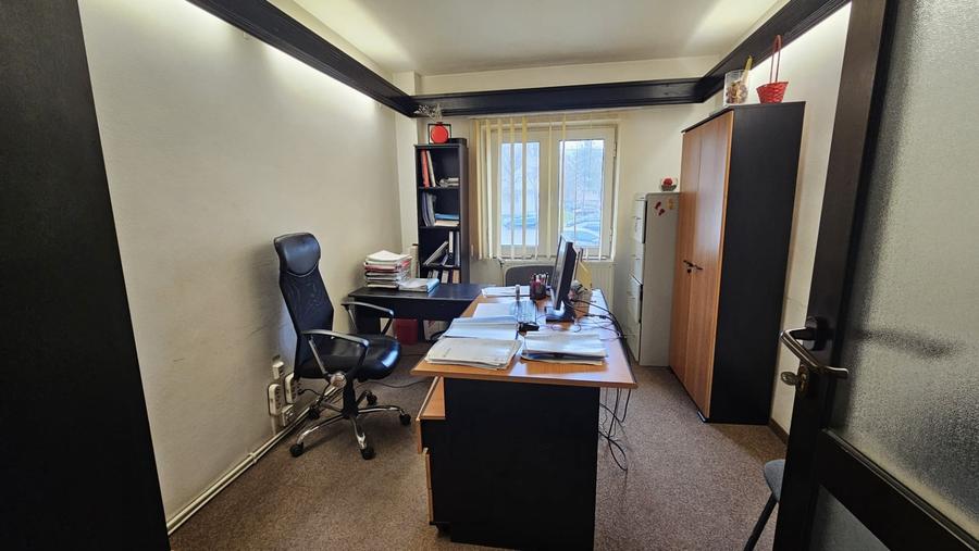 Apartament cu 4 camere semidecomandat în Moara de foc
