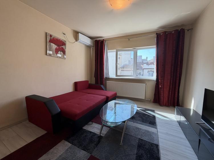 Apartament cu 2 camere decomandat, mobilat în Tomis Mall