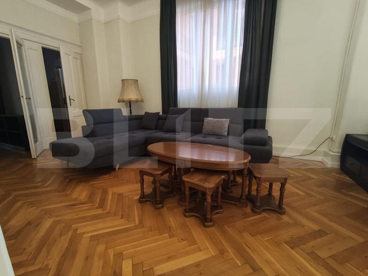 Apartament cu 4 camere semidecomandat, mobilat în Ultracentral