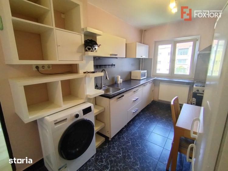 Apartament cu 2 camere semidecomandat, mobilat în Girocului