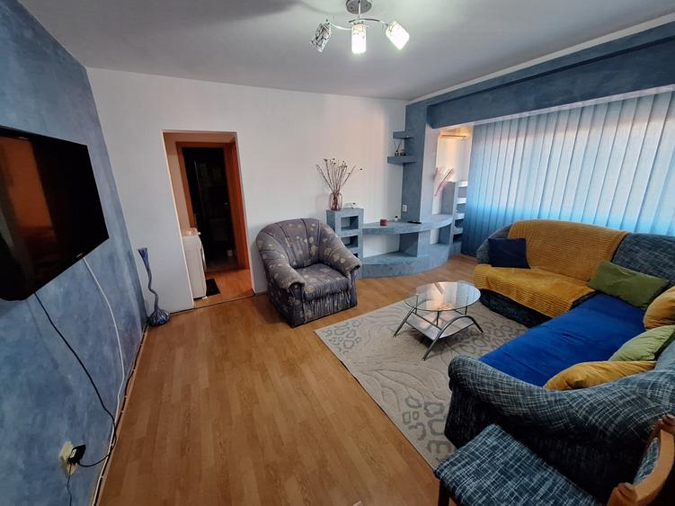 Apartament cu 2 camere semidecomandat în Torontalului