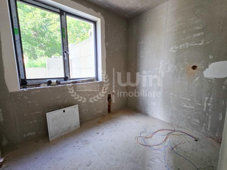 Duplex cu 5 camere cu Canalizare în Dâmbul Rotund