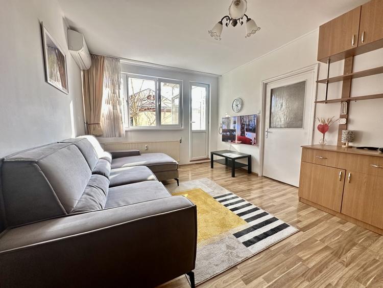 Apartament cu 2 camere semidecomandat, mobilat în 1 Mai