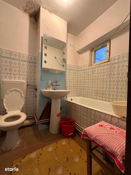 Apartament cu 3 camere semidecomandat în Micro 15