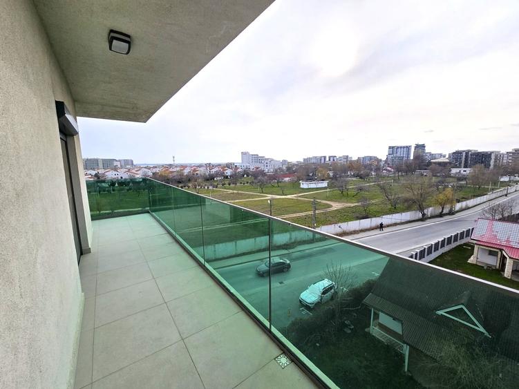 Apartament cu 3 camere decomandat, mobilat în Exterior Nord