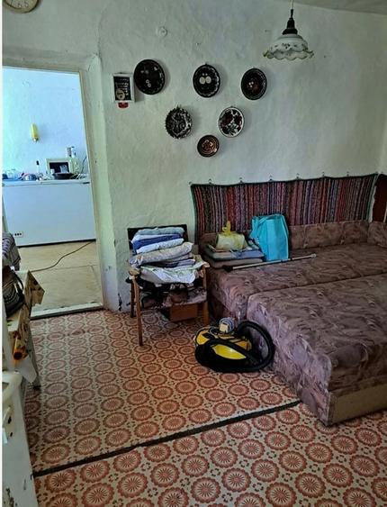 Casă cu 3 camere cu Teren 1650 Mp în Central