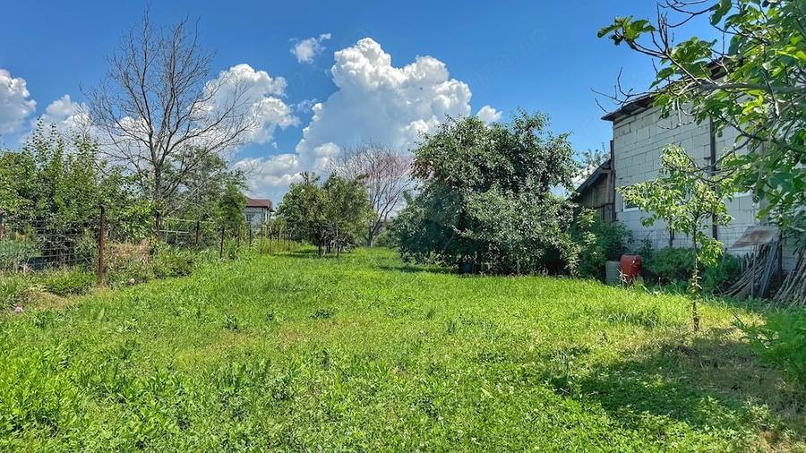 Casă cu 3 camere cu Teren 1202 Mp în Domnești