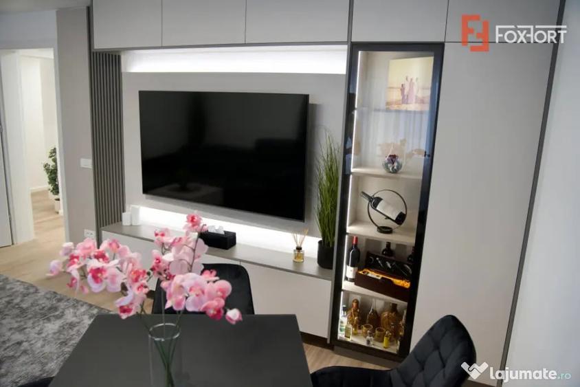 Apartament cu 4 camere decomandat în Central