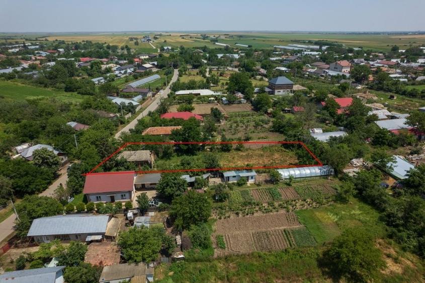 Teren Construcții intravilan de 1158 mp, în Vărăști
