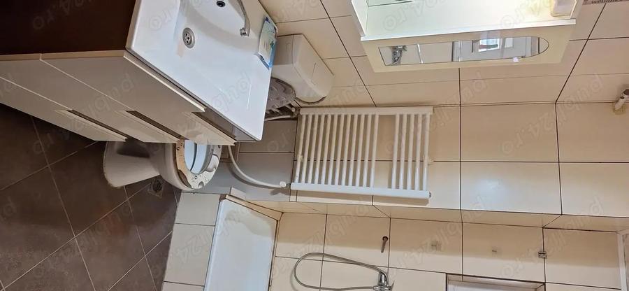 Garsonieră decomandată în Central