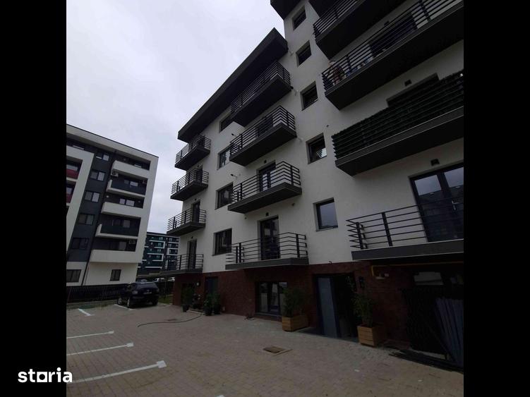 Apartament cu 3 camere decomandat în Socola